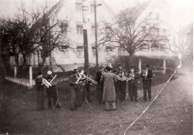 Musikapelle Edenhausen mit Dirigent Wendelin Berger am 1. Mai 1954